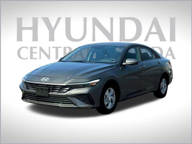 2025 Hyundai Elantra SE