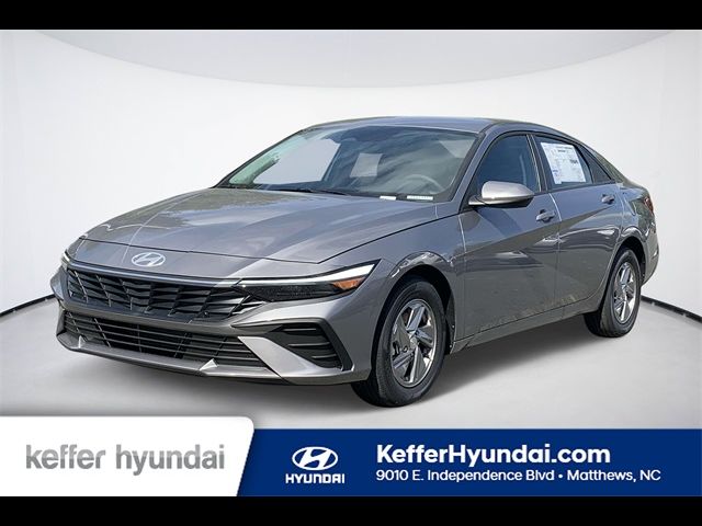 2025 Hyundai Elantra SE