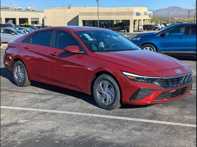 2025 Hyundai Elantra SE