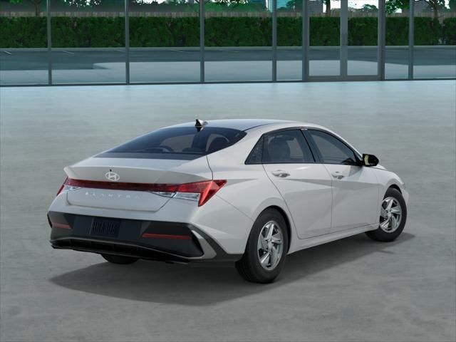 2025 Hyundai Elantra SE