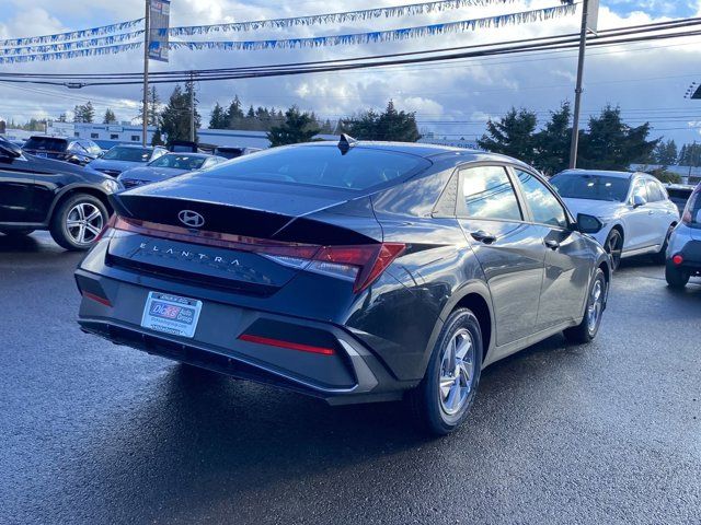 2025 Hyundai Elantra SE