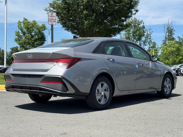 2025 Hyundai Elantra SE