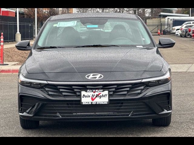 2025 Hyundai Elantra SE