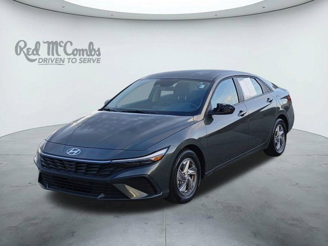 2025 Hyundai Elantra SE