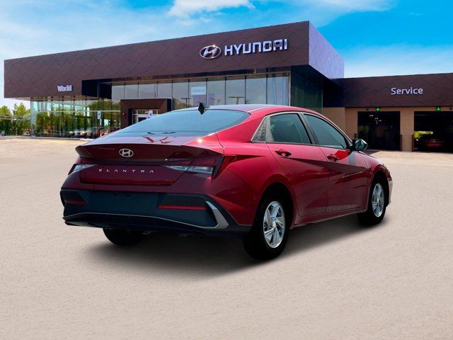 2025 Hyundai Elantra SE