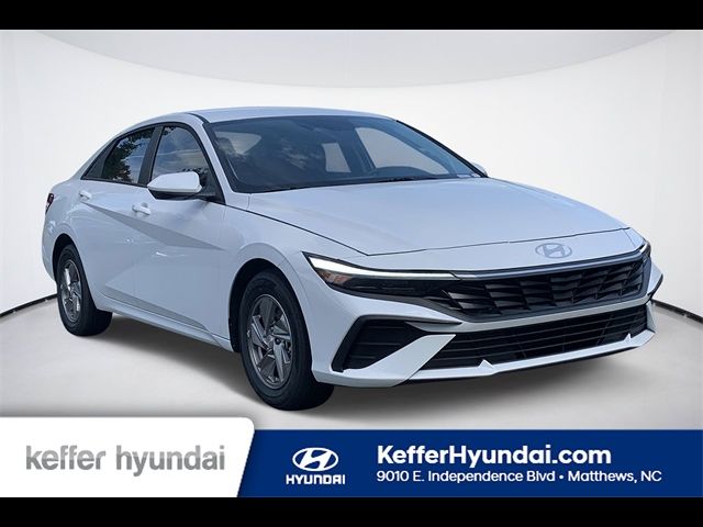 2025 Hyundai Elantra SE