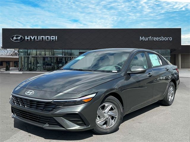 2025 Hyundai Elantra SE