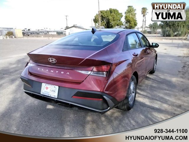 2025 Hyundai Elantra SE