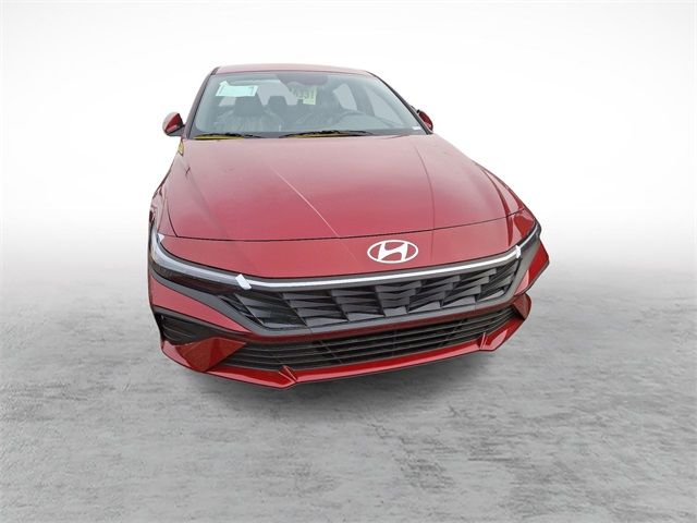 2025 Hyundai Elantra SE