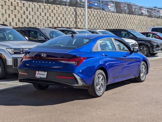 2025 Hyundai Elantra SE