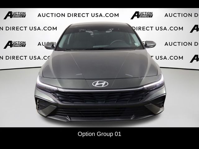 2025 Hyundai Elantra SE