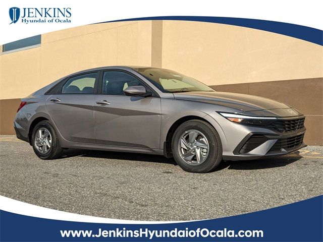 2025 Hyundai Elantra SE
