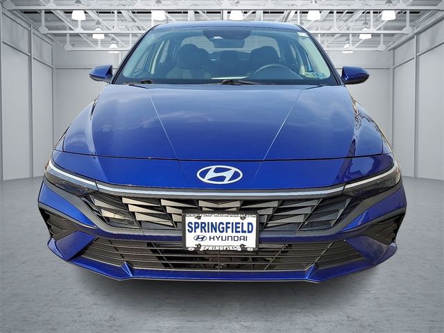 2025 Hyundai Elantra SE