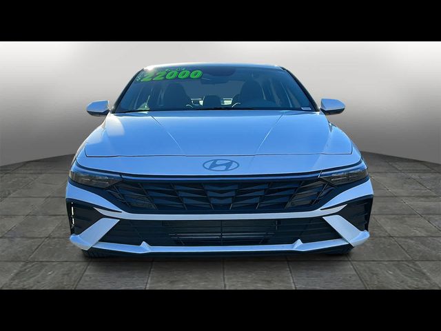 2025 Hyundai Elantra SE