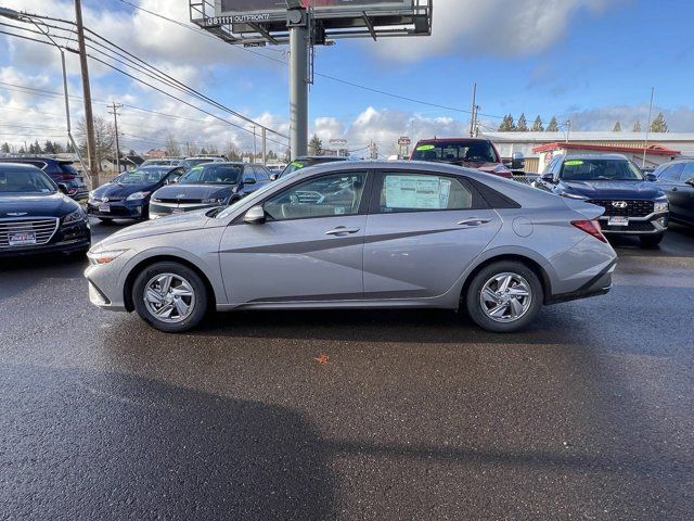 2025 Hyundai Elantra SE