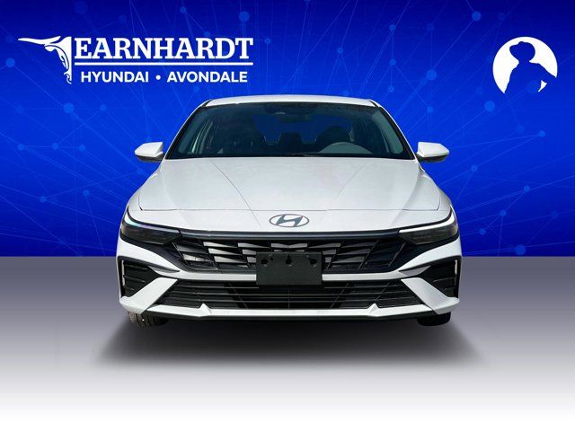 2025 Hyundai Elantra SE