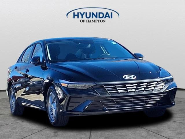 2025 Hyundai Elantra SE