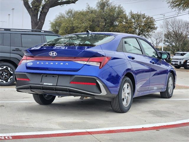 2025 Hyundai Elantra SE