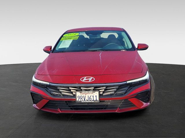 2025 Hyundai Elantra SE