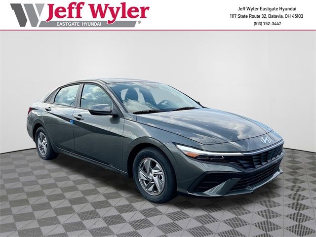 2025 Hyundai Elantra SE