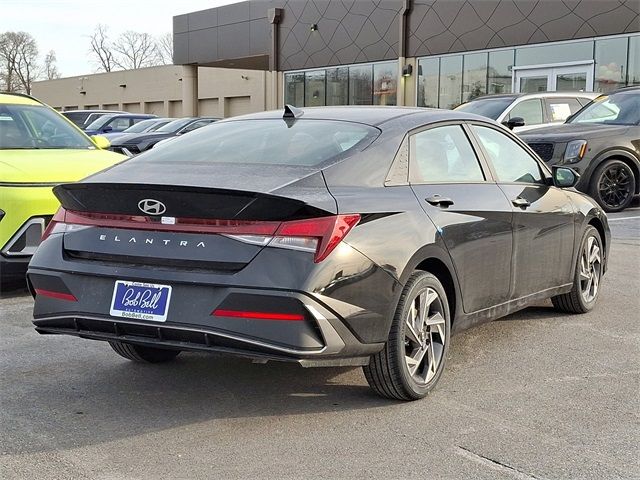 2025 Hyundai Elantra SEL Sport