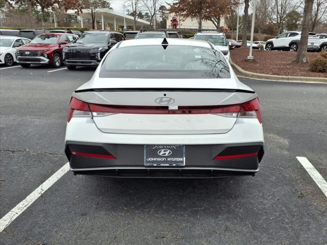 2025 Hyundai Elantra SEL Sport