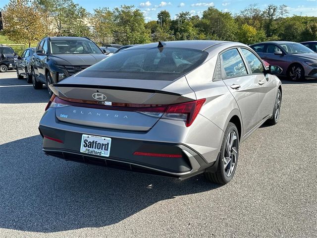 2025 Hyundai Elantra SEL Sport