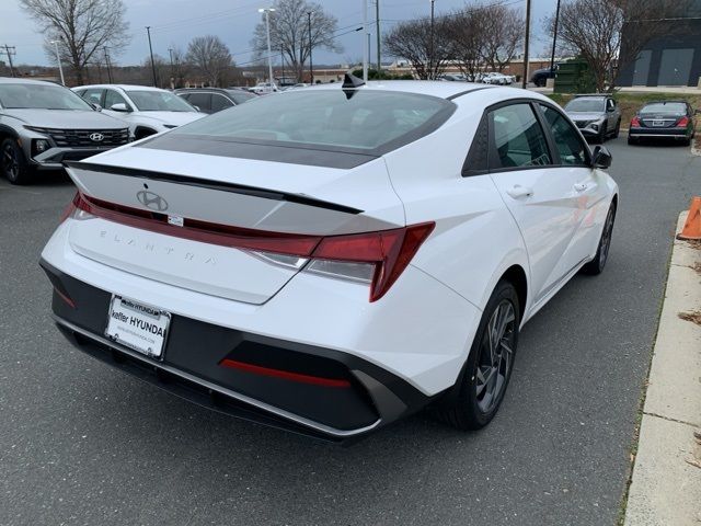 2025 Hyundai Elantra SEL Sport