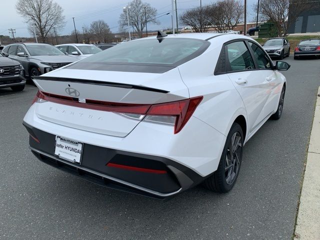 2025 Hyundai Elantra SEL Sport