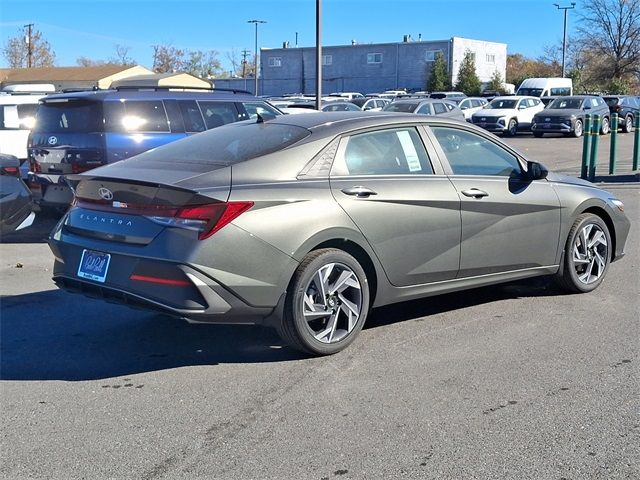 2025 Hyundai Elantra SEL Sport