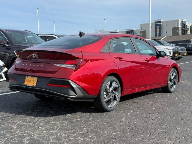 2025 Hyundai Elantra SEL Sport