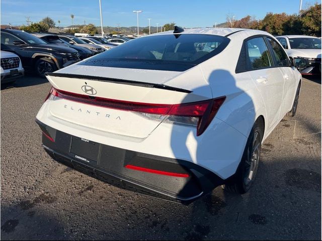 2025 Hyundai Elantra SEL Sport
