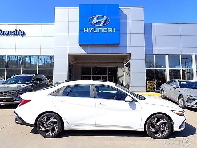 2025 Hyundai Elantra SEL Convenience