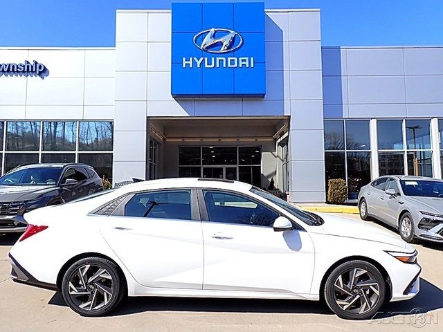2025 Hyundai Elantra SEL Convenience