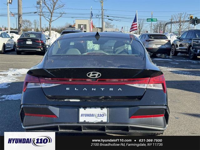 2025 Hyundai Elantra SEL Convenience