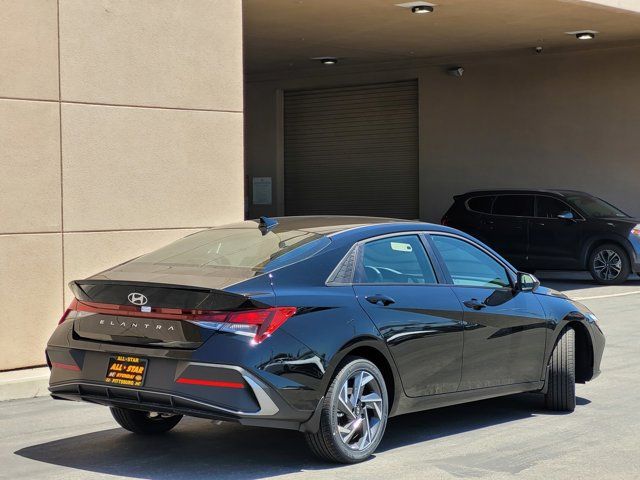 2025 Hyundai Elantra SEL Sport