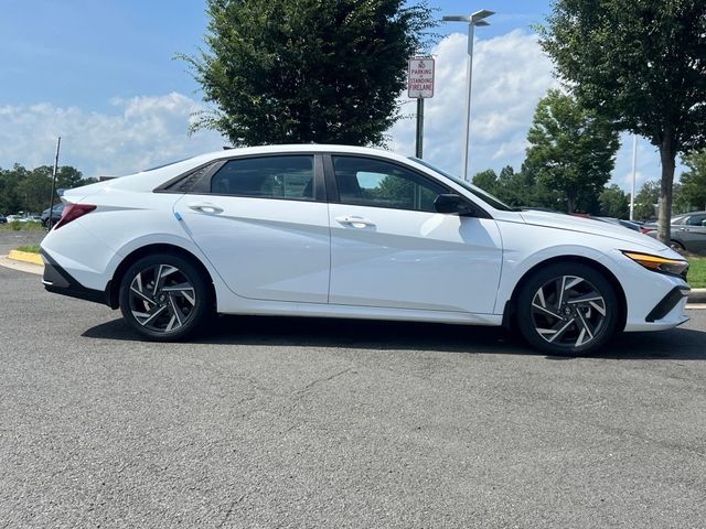 2025 Hyundai Elantra SEL Sport