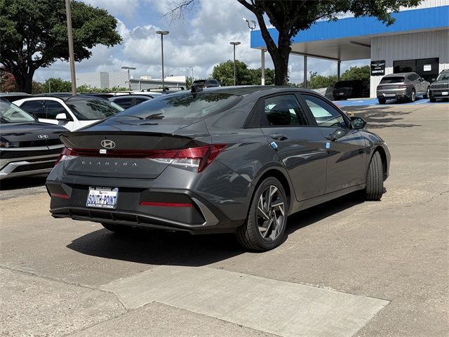 2025 Hyundai Elantra SEL Sport