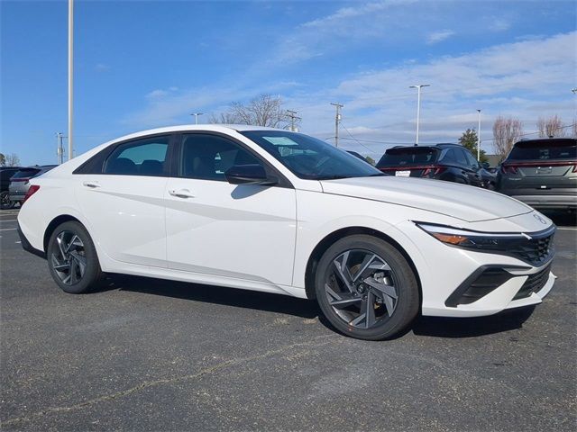 2025 Hyundai Elantra SEL Sport