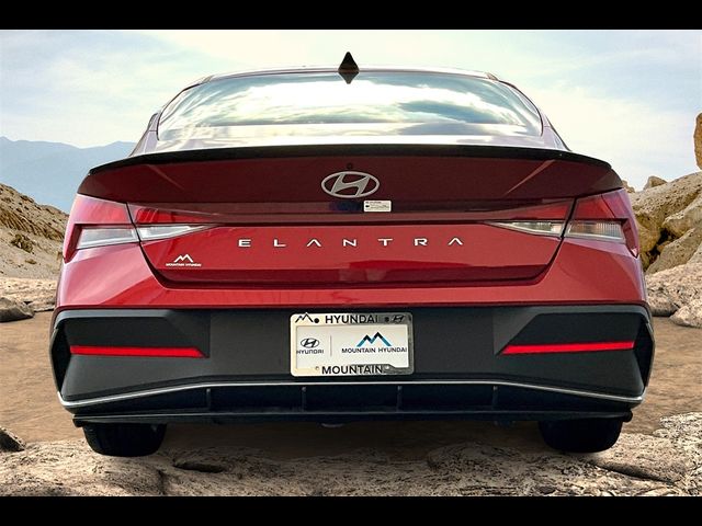 2025 Hyundai Elantra SEL Sport