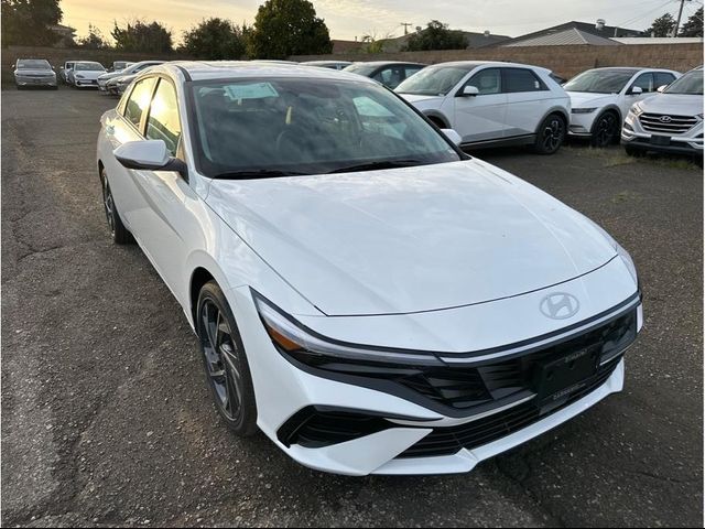 2025 Hyundai Elantra Hybrid Limited