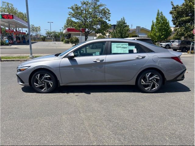 2025 Hyundai Elantra Hybrid Limited