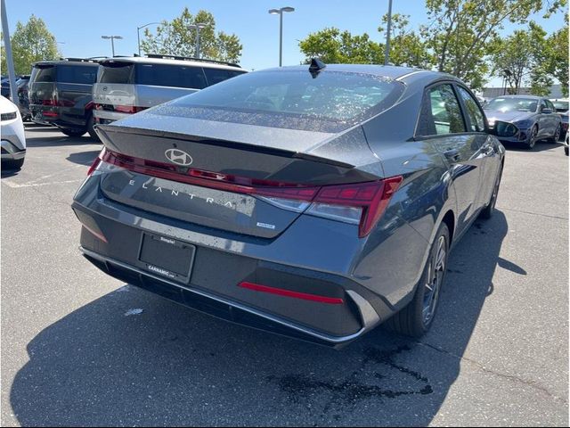 2025 Hyundai Elantra Hybrid SEL Sport