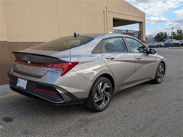 2025 Hyundai Elantra Hybrid SEL Sport