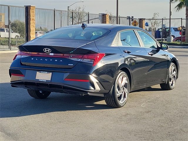 2025 Hyundai Elantra Hybrid Limited