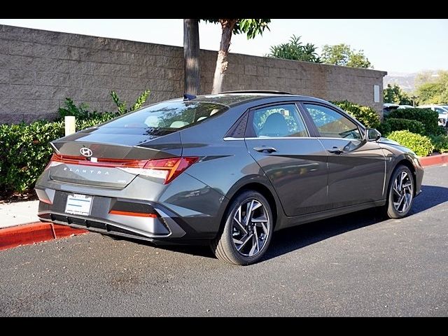 2025 Hyundai Elantra Hybrid Limited