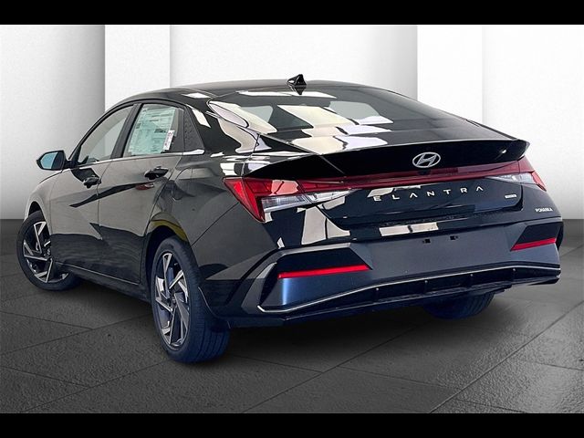 2025 Hyundai Elantra Hybrid Limited