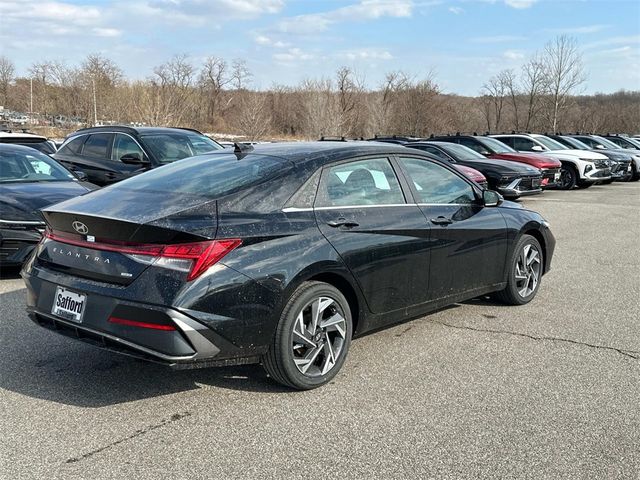 2025 Hyundai Elantra Hybrid Limited