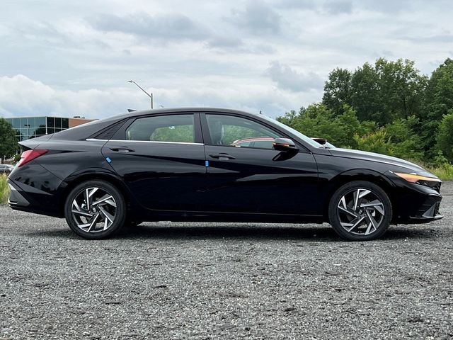 2025 Hyundai Elantra Hybrid Limited