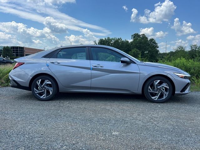 2025 Hyundai Elantra Hybrid Limited